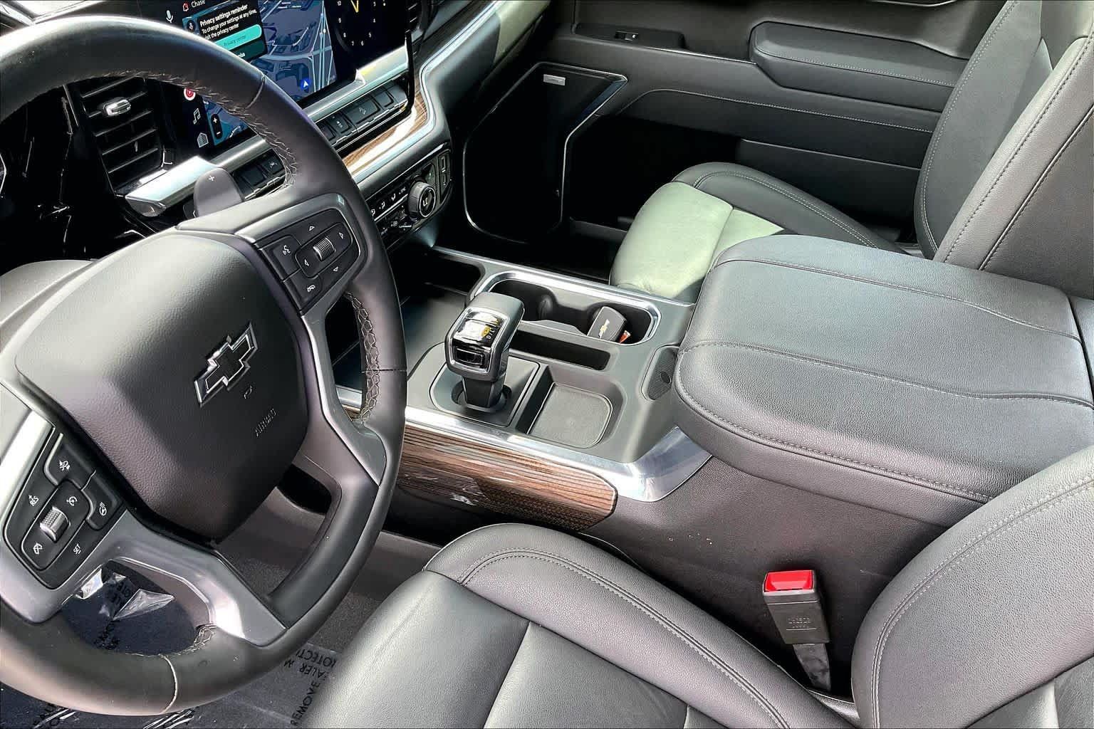 Used 2025 Chevrolet Silverado 1500 LT Trail Boss w/ Convenience Package II AWD/4WD image 32