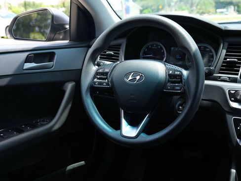 Used 2018 Hyundai Sonata SE FWD image 22