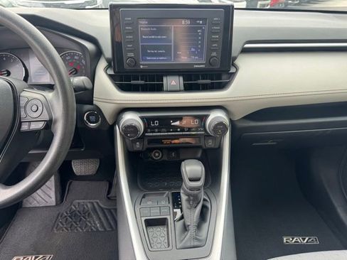 Used 2022 Toyota RAV4 XLE w/ Convenience Package FWD image 19