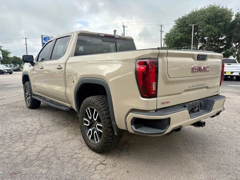 Used 2022 GMC Sierra 1500 AT4 w/ AT4 Premium Package AWD/4WD image 6