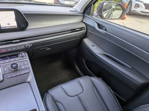 Used 2025 Hyundai Palisade Limited image 13