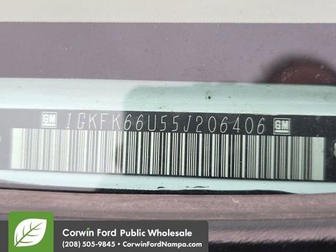 Used 2005 GMC Yukon XL Denali image 32