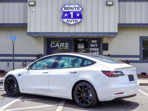 Used 2020 Tesla Model 3 Standard Range RWD image 6