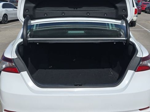 Used 2021 Toyota Camry SE image 12