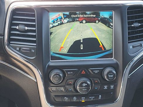 Used 2018 Jeep Grand Cherokee Limited AWD/4WD image 16