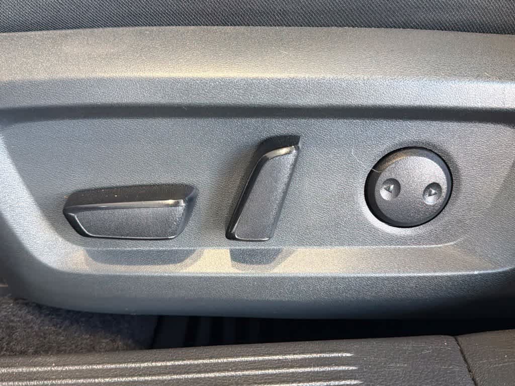 Used 2023 Nissan Rogue SV FWD image 21