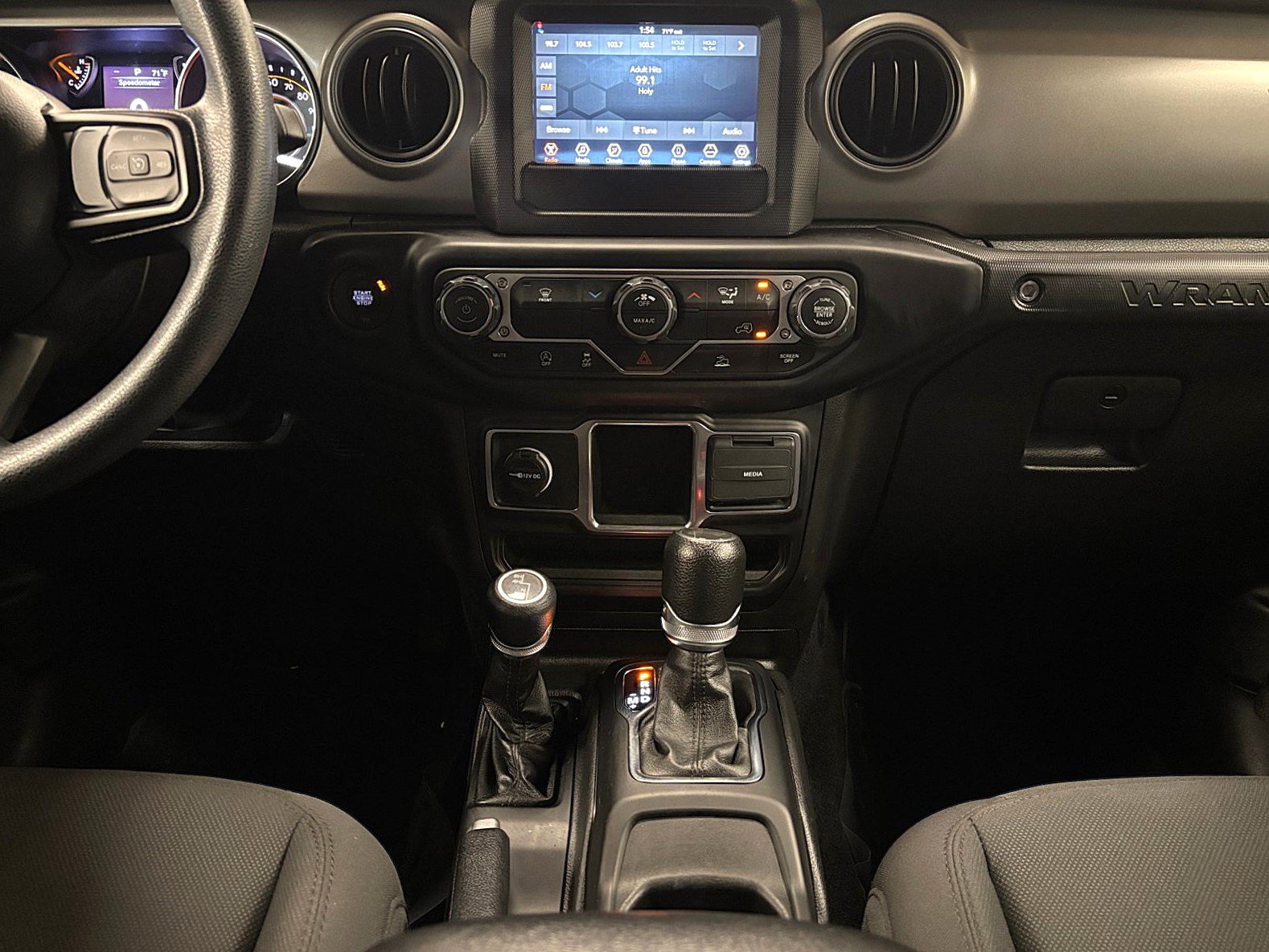 Used 2023 Jeep Wrangler Sport AWD/4WD image 15