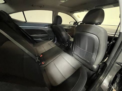 Used 2018 Hyundai Elantra Value Edition FWD image 12