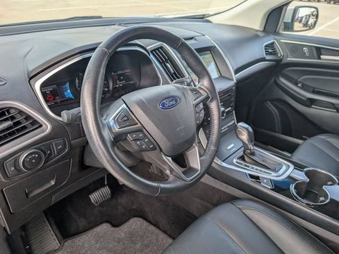 Used 2017 Ford Edge Titanium FWD image 9