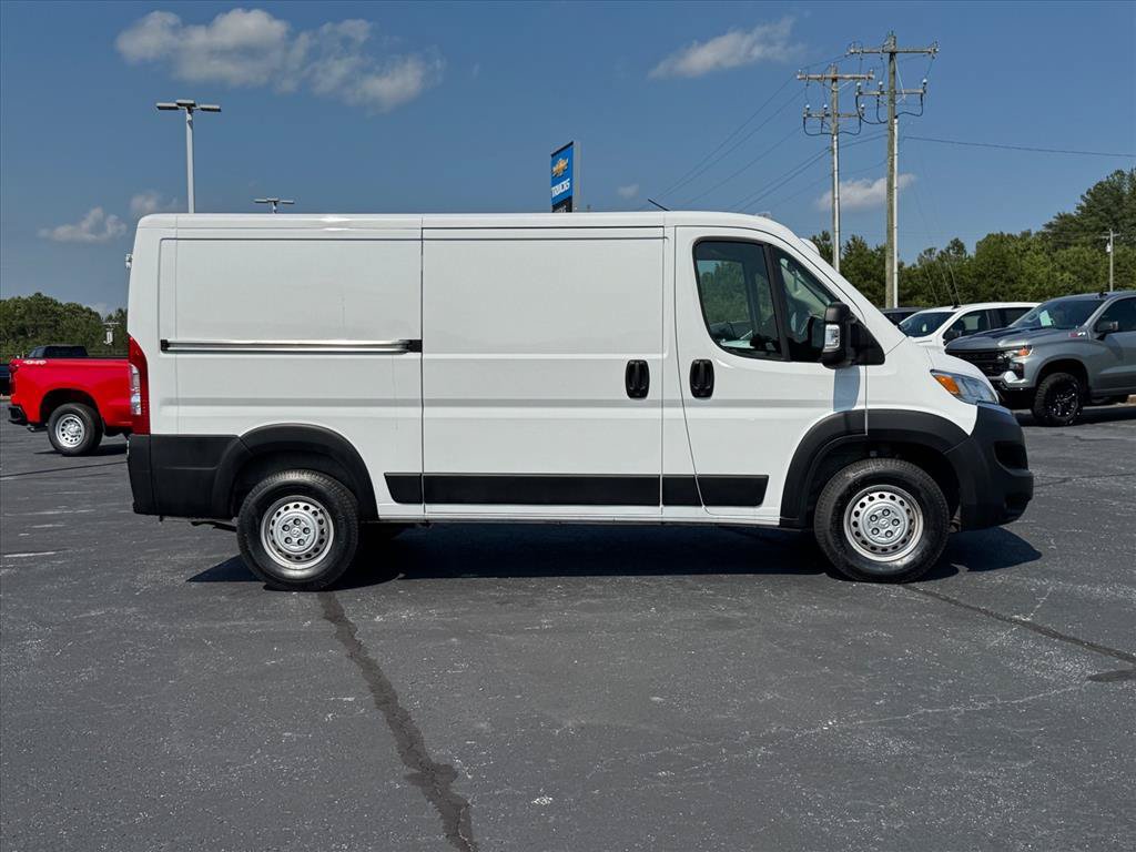 Used 2025 RAM ProMaster 2500 w/ U-Haul Equipment Group FWD image 2