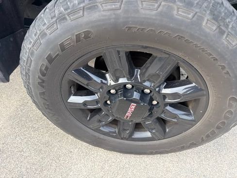 Used 2024 GMC Sierra 2500 AT4 w/ AT4 Premium Plus Package AWD/4WD image 28