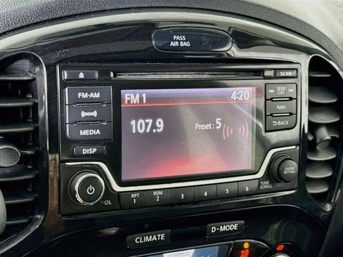Used 2016 Nissan Juke SV AWD/4WD image 6