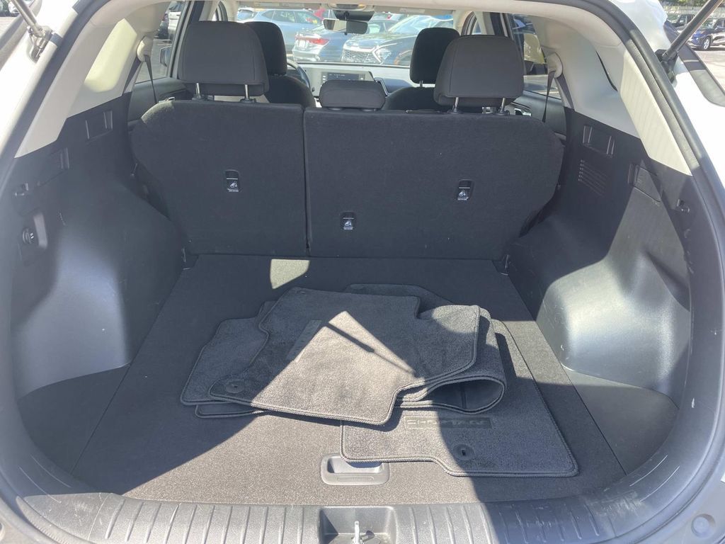 Used 2025 Kia Sportage LX AWD/4WD image 7