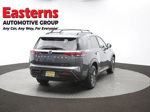 Used 2024 Nissan Pathfinder SV AWD/4WD image 41