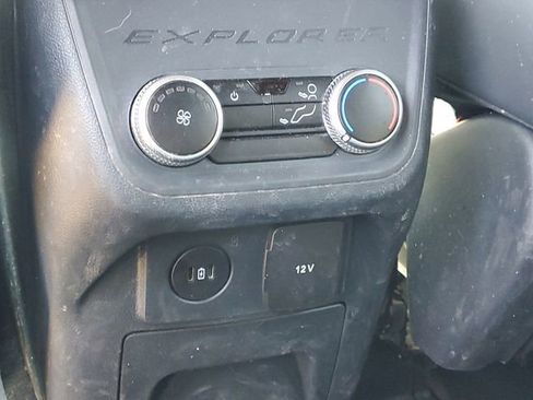 Used 2025 Ford Explorer ST-Line w/ ST-Line Street Pack AWD/4WD image 33
