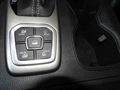 New 2026 Nissan Frontier SV w/ Tow Package AWD/4WD image 21