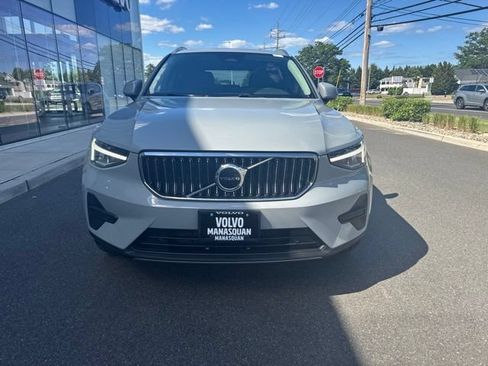 Used 2025 Volvo XC40 B5 Core AWD/4WD image 7
