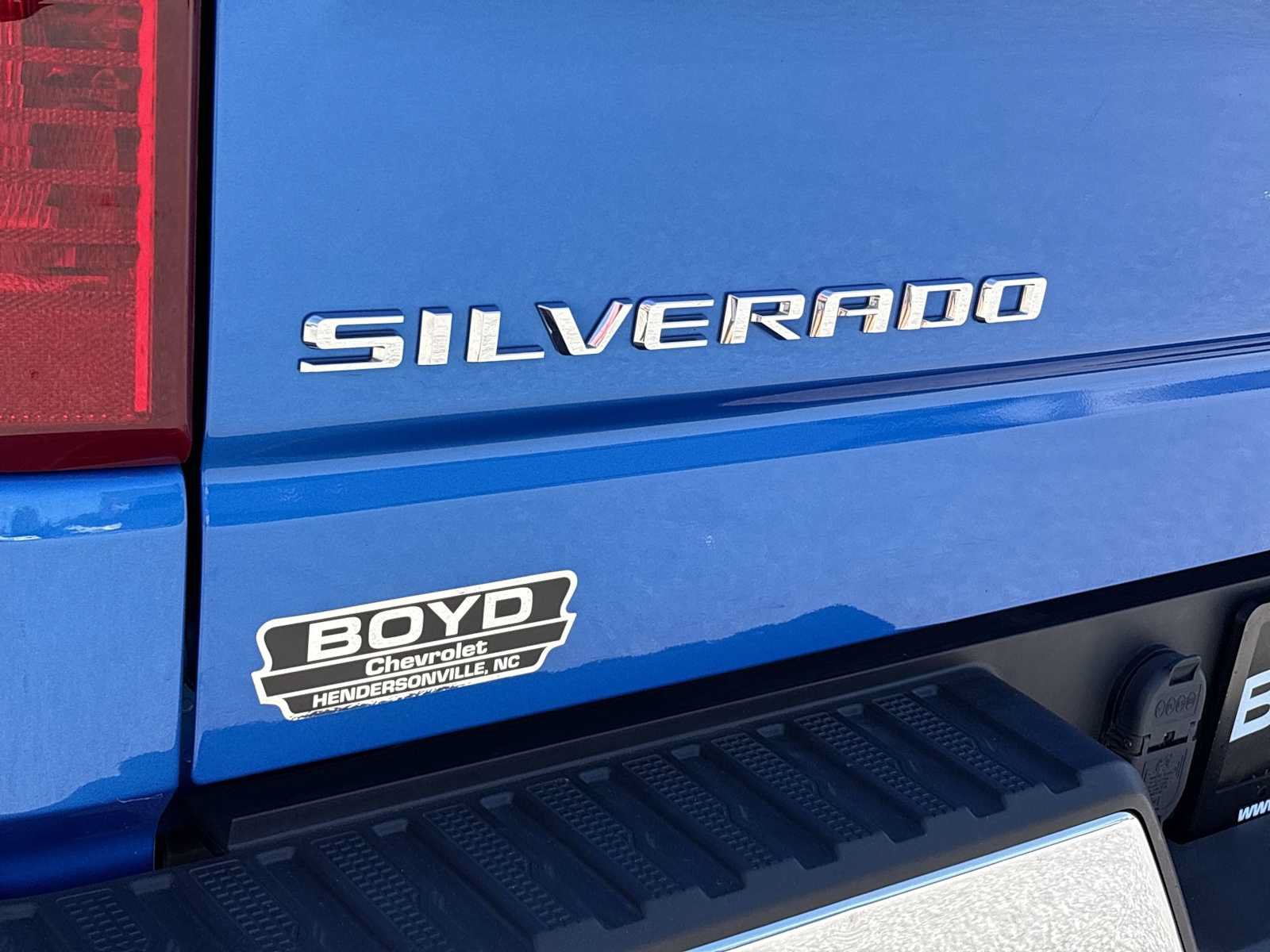 Used 2025 Chevrolet Silverado 1500 LT AWD/4WD image 30