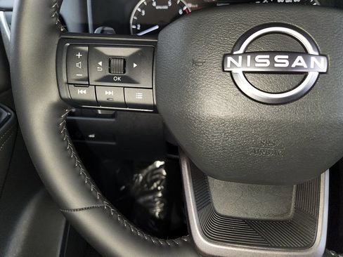 Used 2026 Nissan Rogue SV FWD image 24