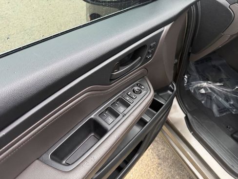 Used 2018 Honda Odyssey Touring image 12