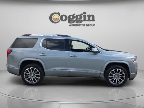 Used 2023 GMC Acadia Denali w/ Denali Ultimate Package FWD image 6
