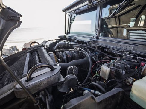 Used 1998 HUMMER H1 4-Door Wagon image 34