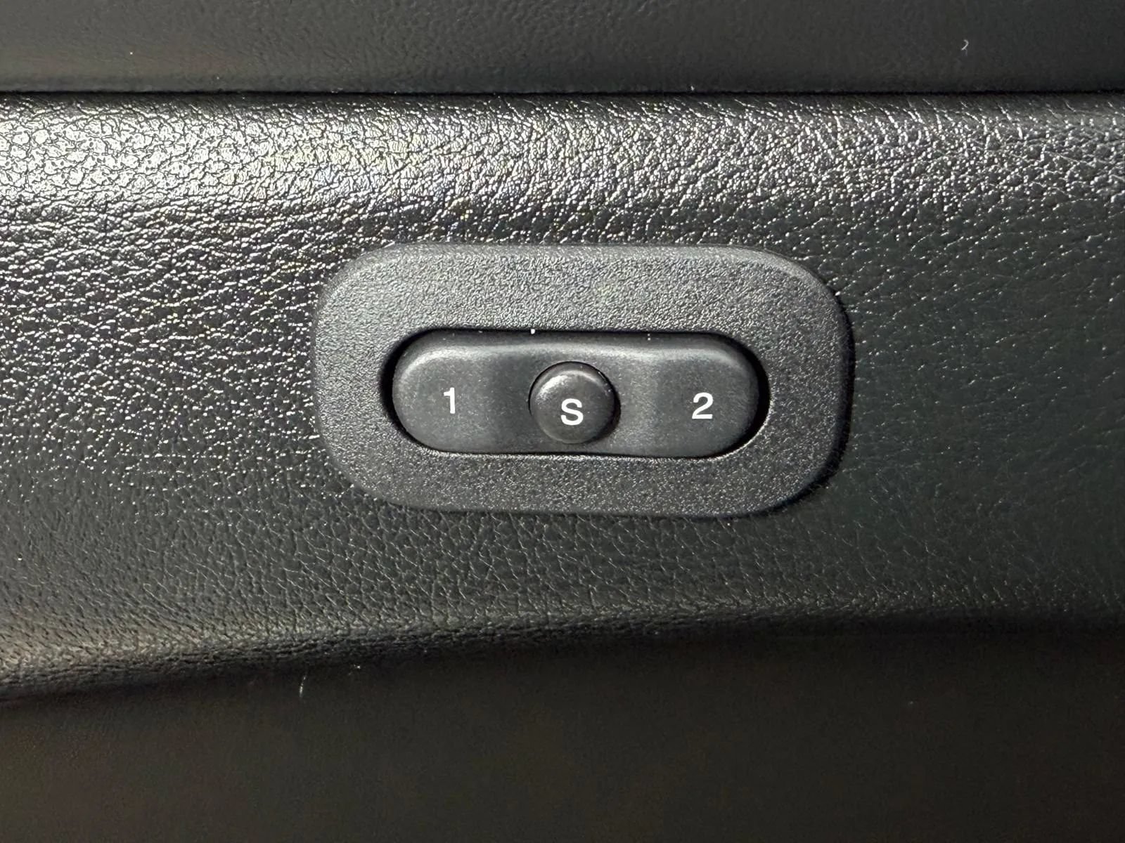 Used 2014 Jeep Grand Cherokee Limited RWD image 27