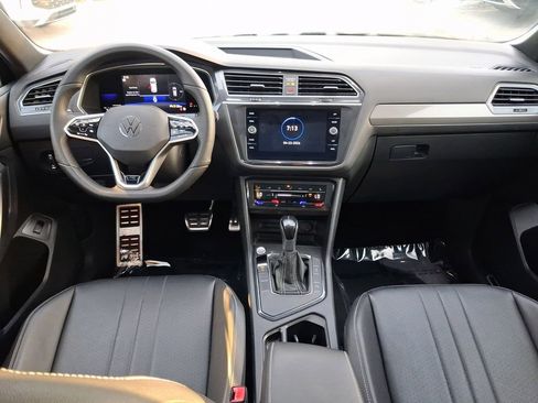 Used 2022 Volkswagen Tiguan SE R-Line FWD image 10