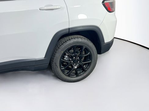 Used 2023 Jeep Compass Latitude w/ Sun and Sound Group AWD/4WD image 29