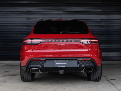 Used 2025 Porsche Macan image 6