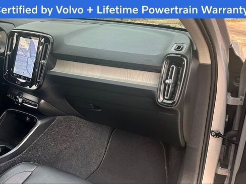 Certified 2025 Volvo XC40 B5 Core image 20