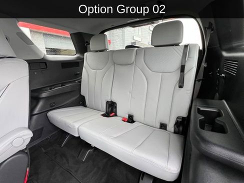 Used 2023 Hyundai Palisade SEL w/ Premium Package image 3