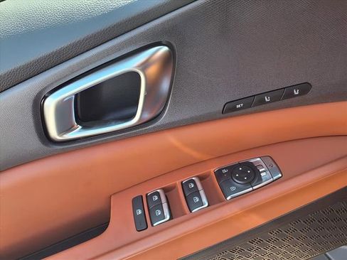 New 2026 Kia Carnival EX image 18