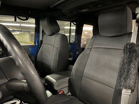 Used 2009 Jeep Wrangler X image 13