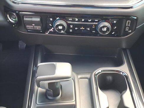 Used 2025 Chevrolet Silverado 1500 ZR2 image 16