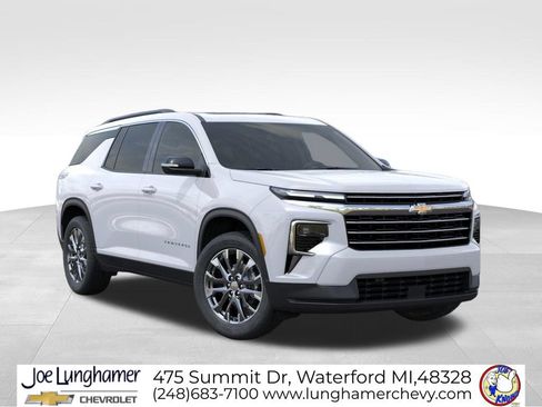 New 2026 Chevrolet Traverse LT w/ Sun and Wheel Package AWD/4WD image 8