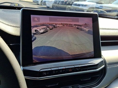 Certified 2023 Jeep Compass Limited image 22