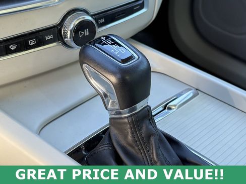 Used 2019 Volvo XC60 T5 Momentum image 21