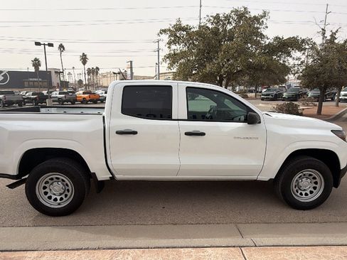 Used 2024 Chevrolet Colorado W/T image 5