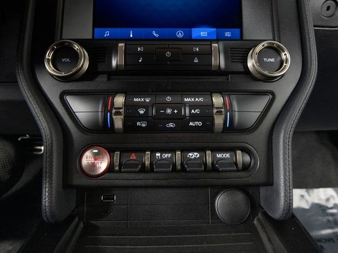 Used 2022 Ford Mustang Shelby GT500 w/ Carbon Fiber Track Pack image 21