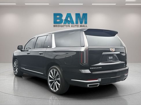 Used 2025 Cadillac Escalade ESV Premium Luxury Platinum AWD/4WD image 4