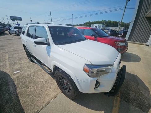 Used 2014 Toyota 4Runner SR5 RWD image 4