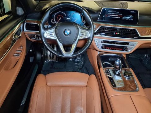 Used 2018 BMW 740e xDrive image 17