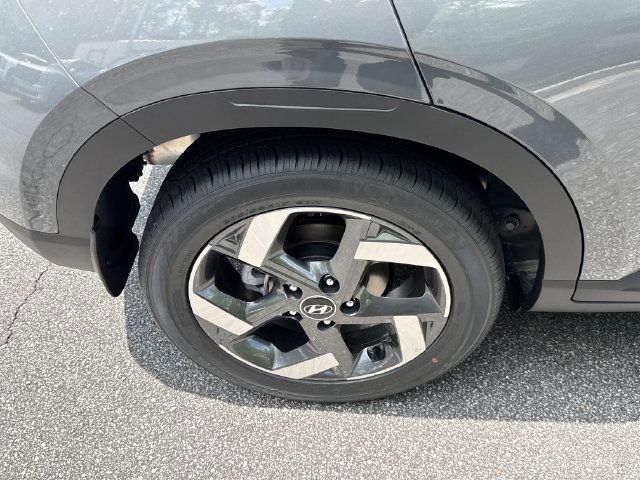 New 2026 Hyundai Venue SEL FWD image 19
