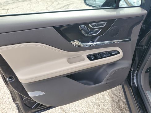 Certified 2024 Lincoln Corsair AWD w/ Equipment Group 101A image 10