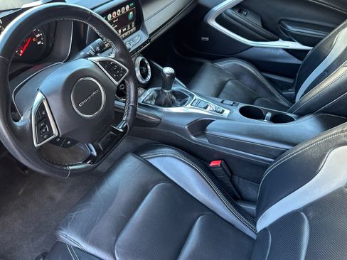 Used 2016 Chevrolet Camaro LT RWD image 10