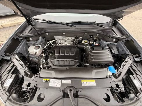 Certified 2024 Volkswagen Atlas Peak Edition SEL AWD/4WD image 10