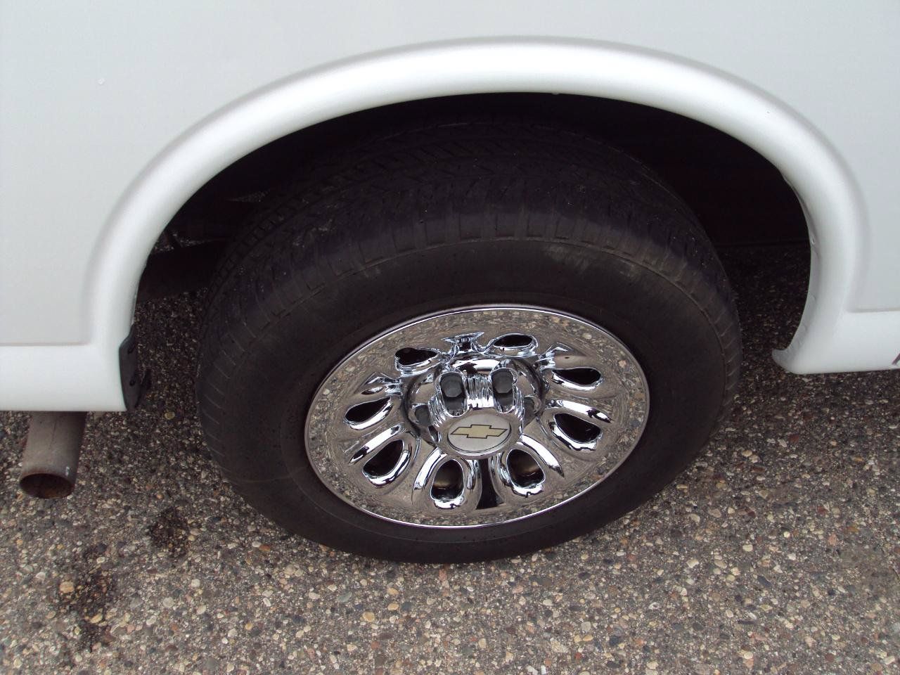 Used 2013 Chevrolet Express 1500 AWD image 30