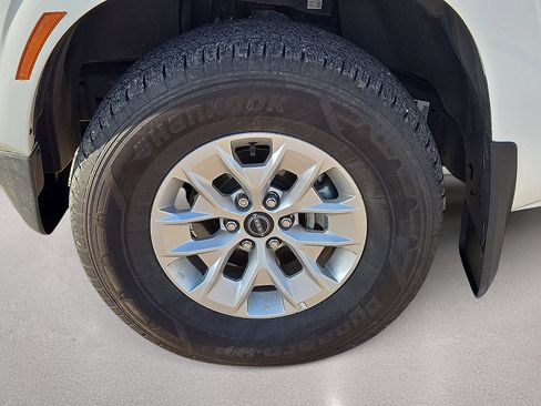Used 2025 Nissan Frontier S AWD/4WD image 10