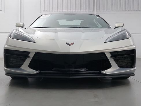 Used 2023 Chevrolet Corvette Stingray Preferred Conv w/ Z51 Performance Package RWD image 10